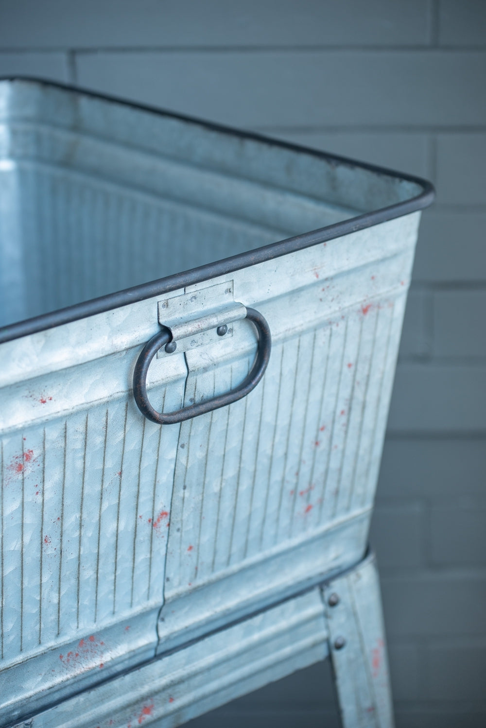 20.5x20.5x21' Large Perryman Galvanized Tub On Stand, for Plant Pot/Planter/ Metal Ice Buckets