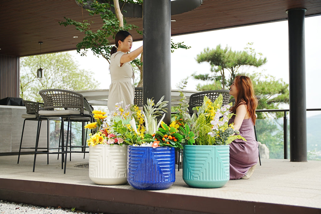 Ceramic Flowerpot, Modern Planter for Patio, Garden, Windowsill - White