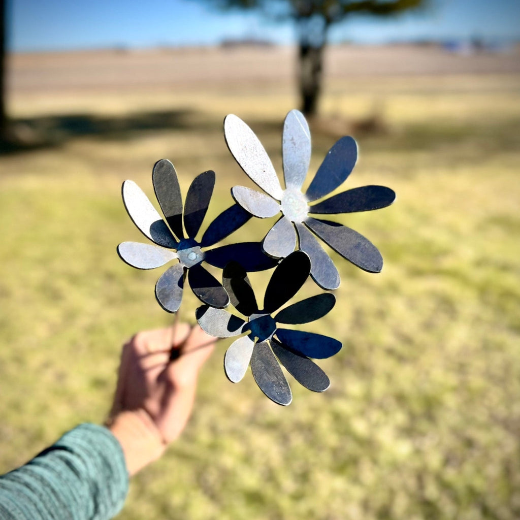 3-Pack Metal Daisy Flowers