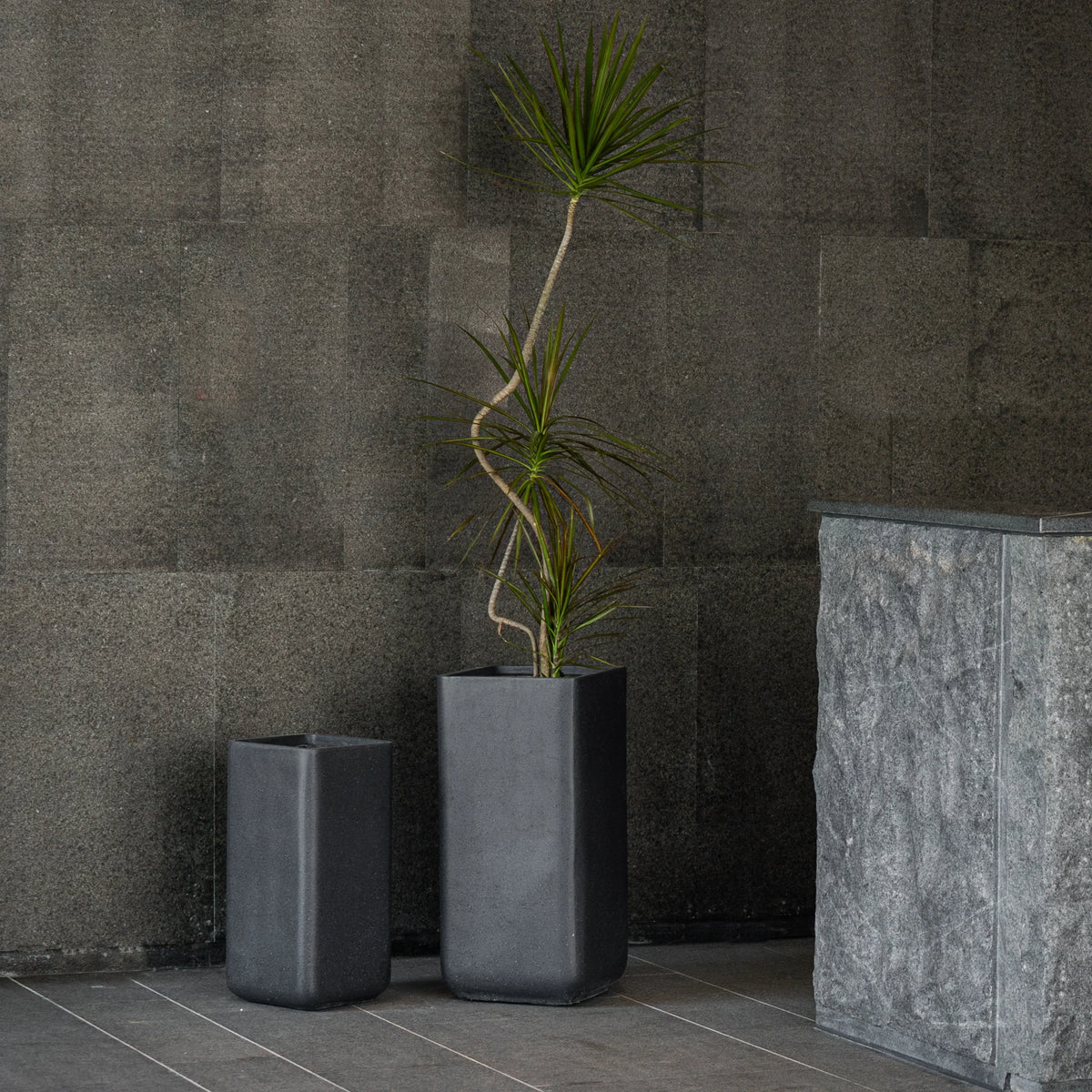 Large Ceramic-Finish Fiberglass Planter Pots – Indoor & Outdoor Garden Floor Planters