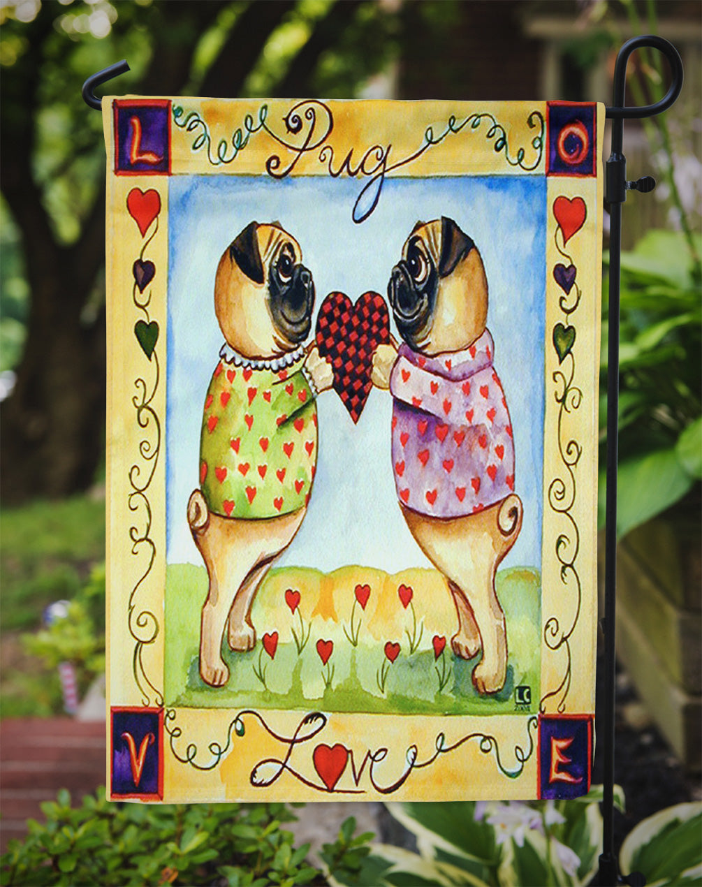 Pug LOVE Pug Love Valentine's Day Garden Flag – Decorative Outdoor Yard Flag