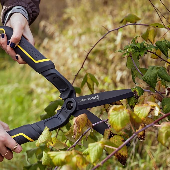 Woodland Tools Duralight Hedge Shears, 16 Inch Lightweight Manual Hedge Clippers with 7.5 Inch Non Stick Blades and Glass-Filled Nylon Handles, Garden Trimmer for Shaping and Precision Cutting