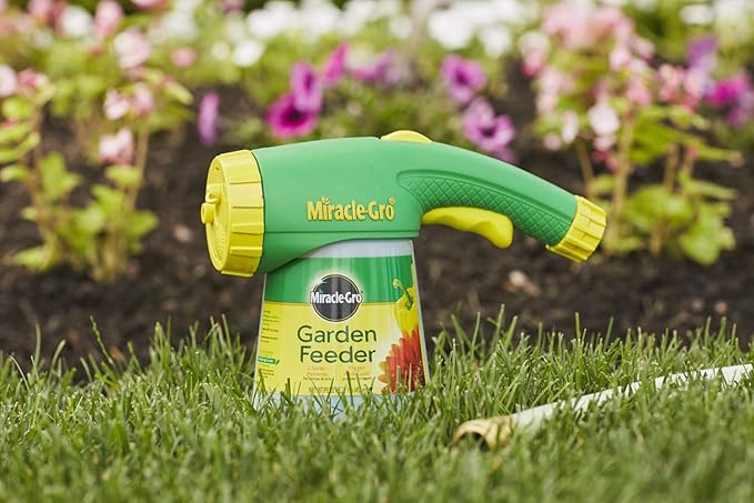 Miracle-Gro Garden Feeder 1 lb. 2-pack