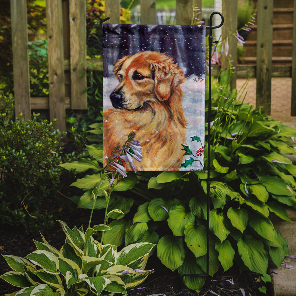 Golden Retriver Holly Garden Flag – Decorative Outdoor Yard Flag 7381GF