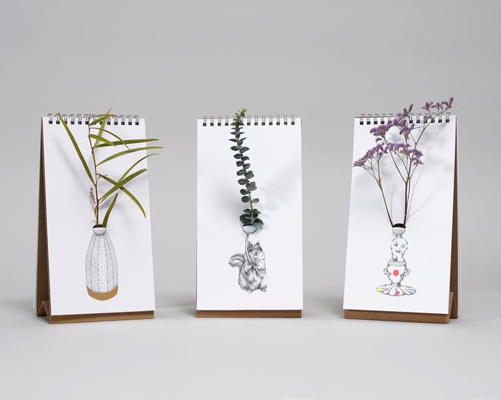 Flip Table Vase - 7 Furry Friends