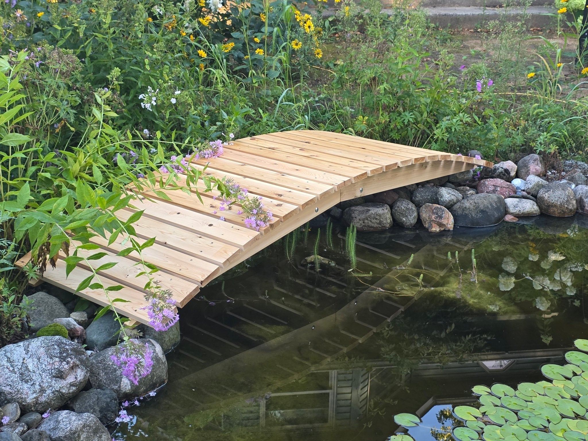 8 ft bridge with no railling