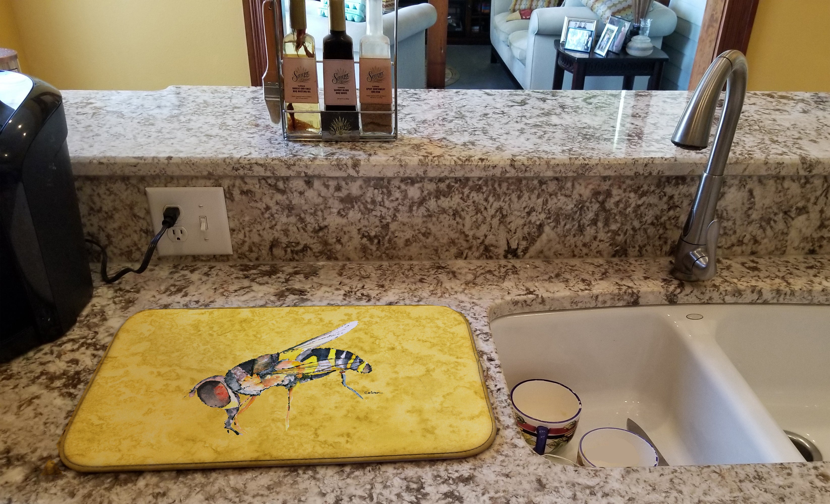 Bee on Yellow Dish Drying Mat – Absorbent, Artistic Kitchen Essentials 8851DDM