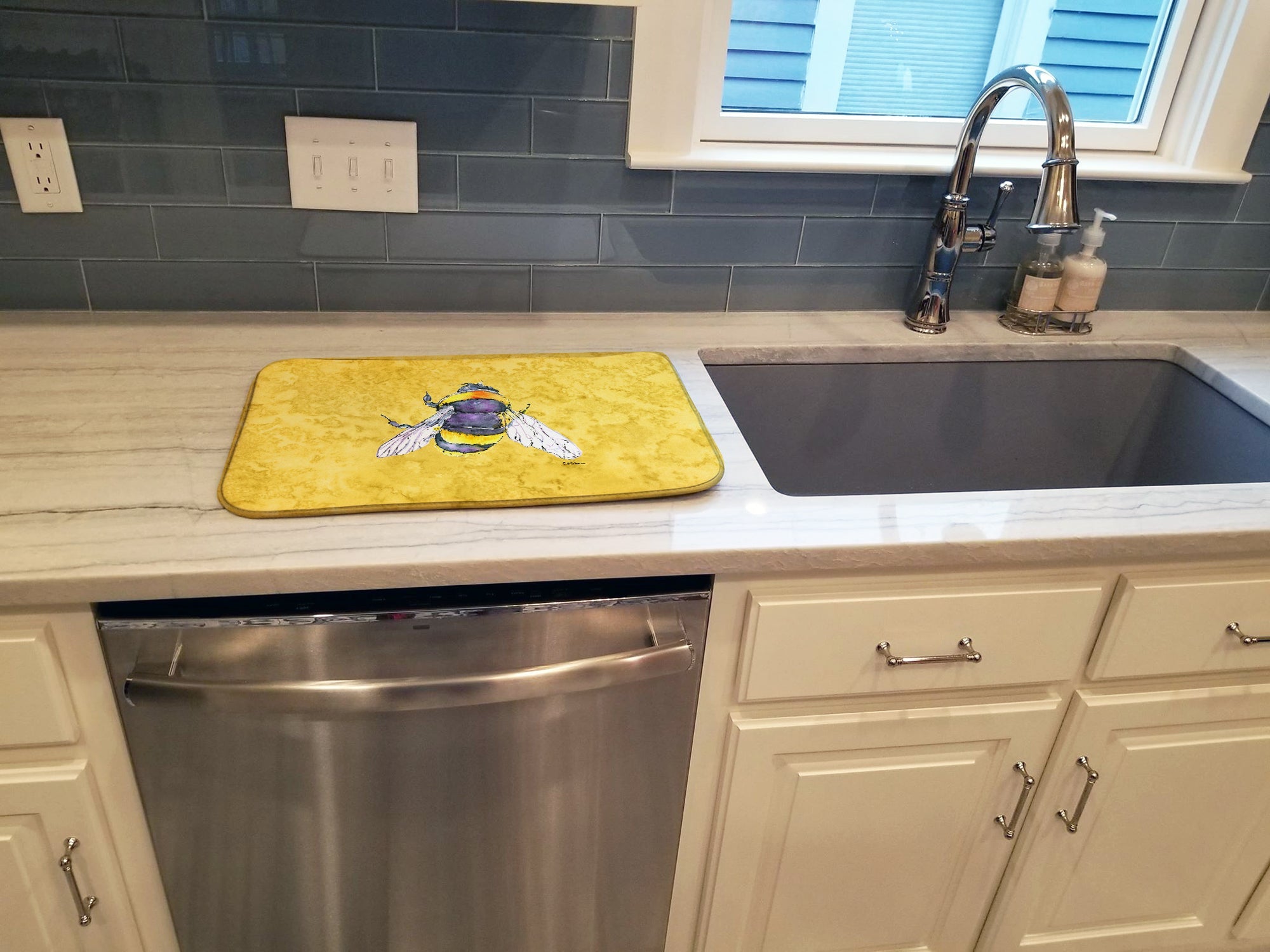 Bee on Yellow Dish Drying Mat – Absorbent, Artistic Kitchen Essentials 8852DDM