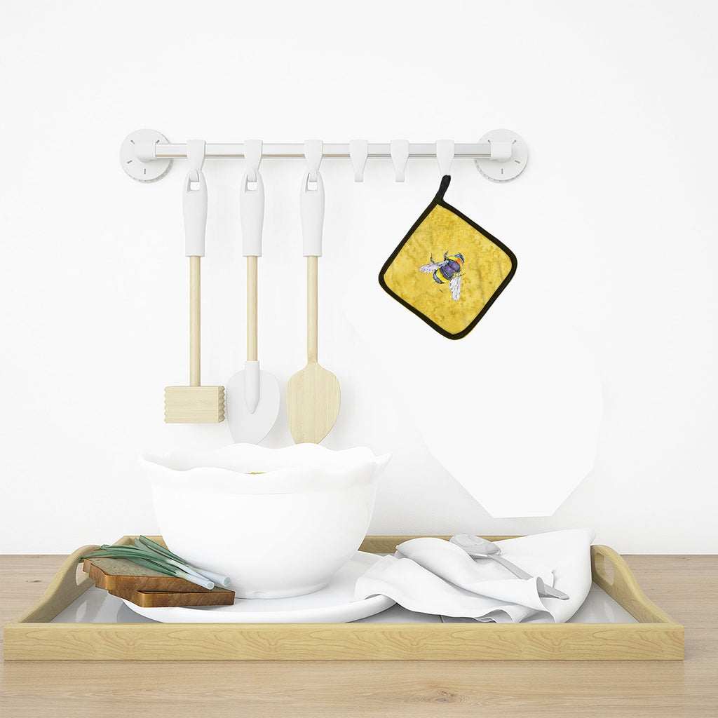 Bee on Yellow Pot Holders - Set of 2 Decorative Kitchen Helpers | Made in the USA 8852PTHD