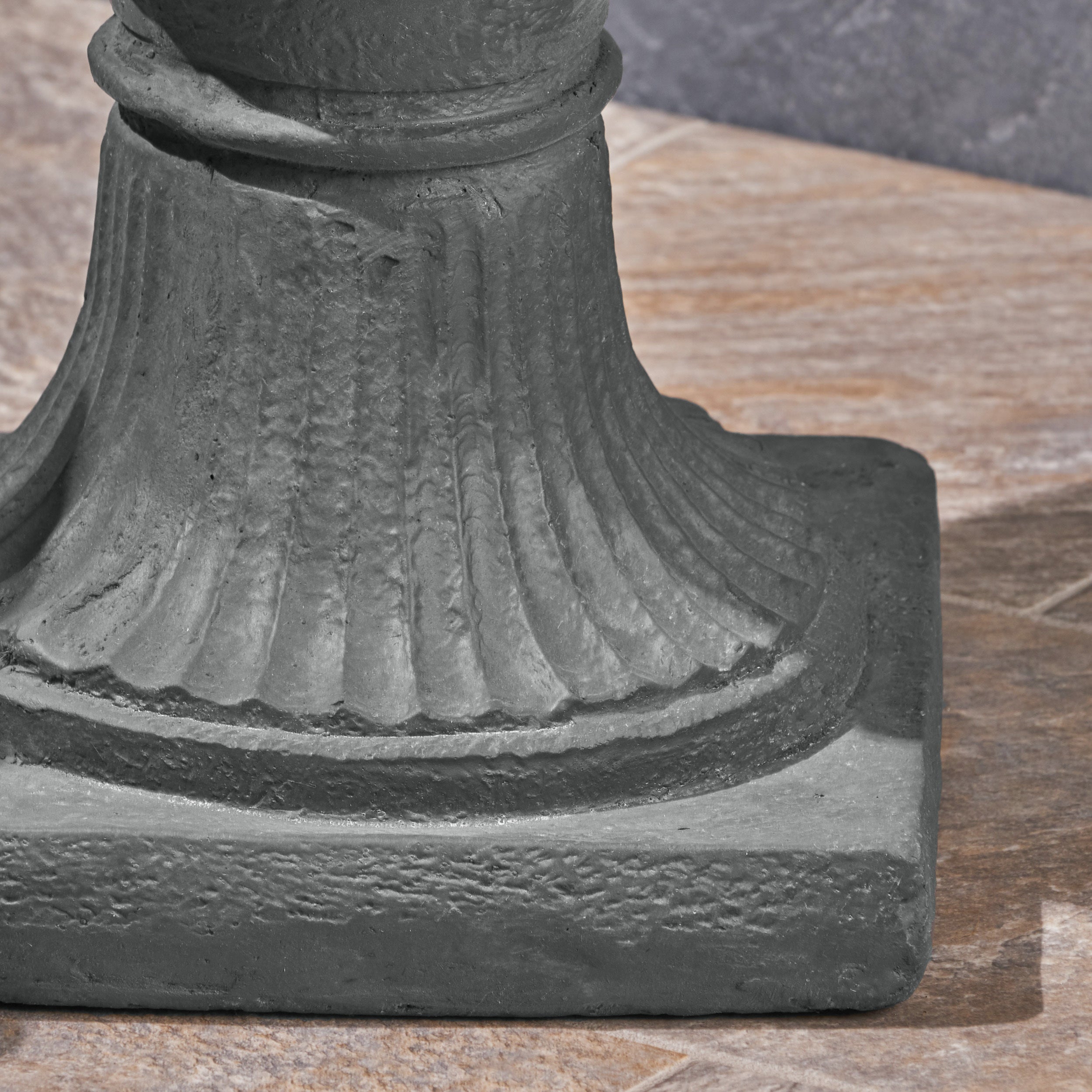 MGO GARDEN URN PLANTER