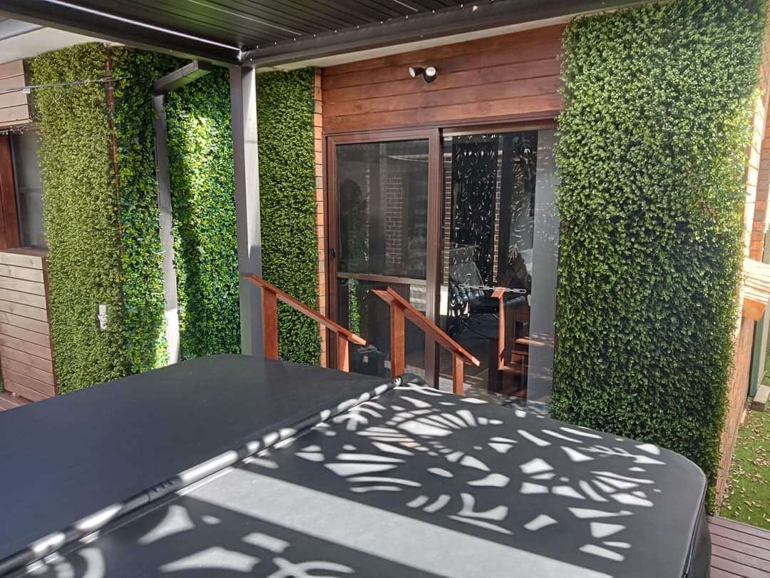 Sample Panel – Natural Boxwood Green Wall (Small Sample)