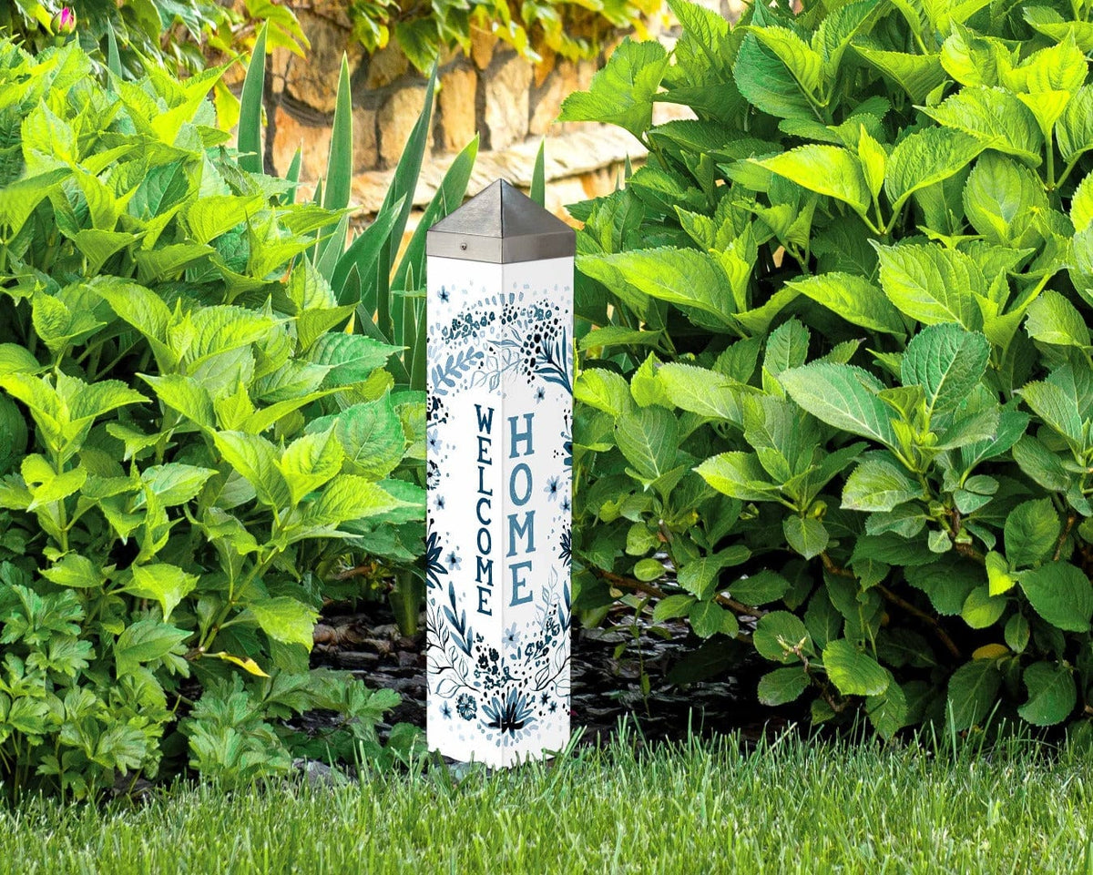 Blue Garden Art Pole 20 Inches Tall
