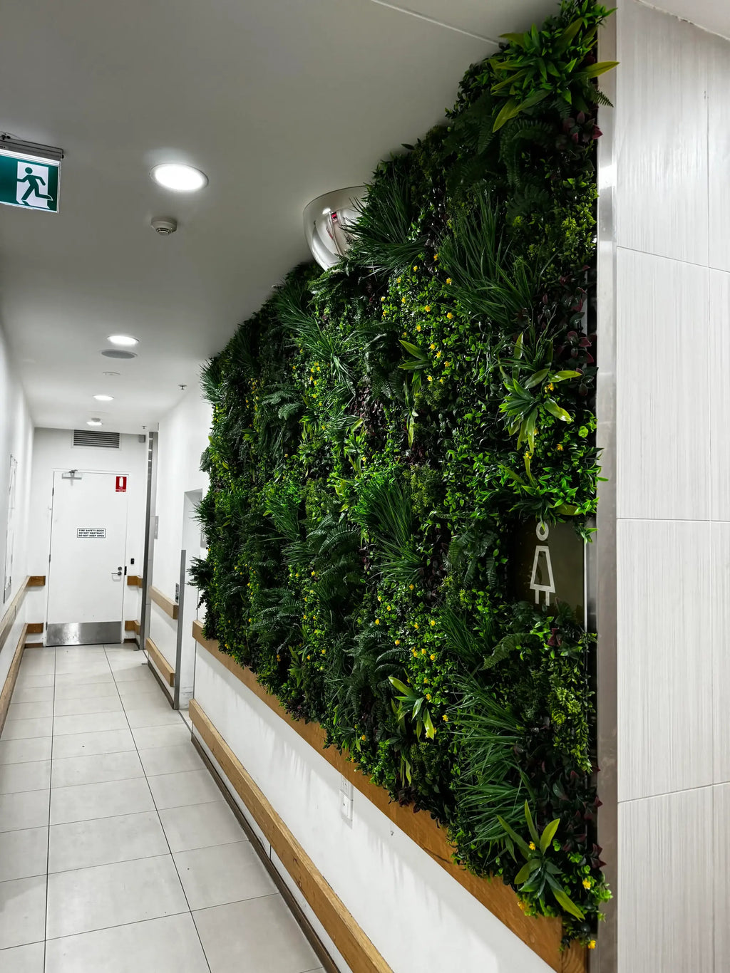 Country Fern Artificial Vertical Garden Green Wall Panel 40×40in 11 SQ FT – UV Resistant – Commercial Grade
