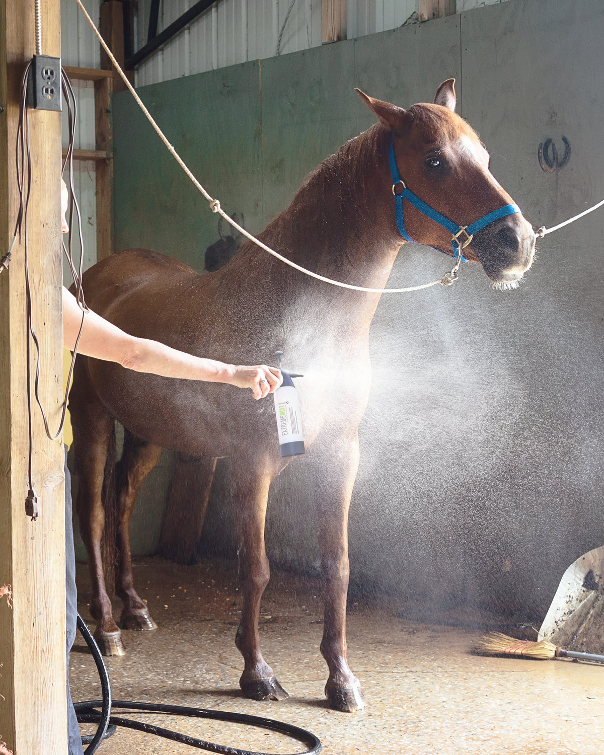 ExtremeMIST® Horse Fly Spray Bottle – Oil-Based Equine Mister with FKM (Viton-Style) Seals