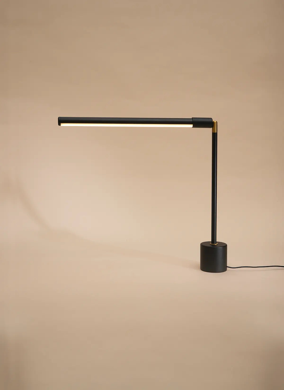 Versa™ Tabletop Grow Light