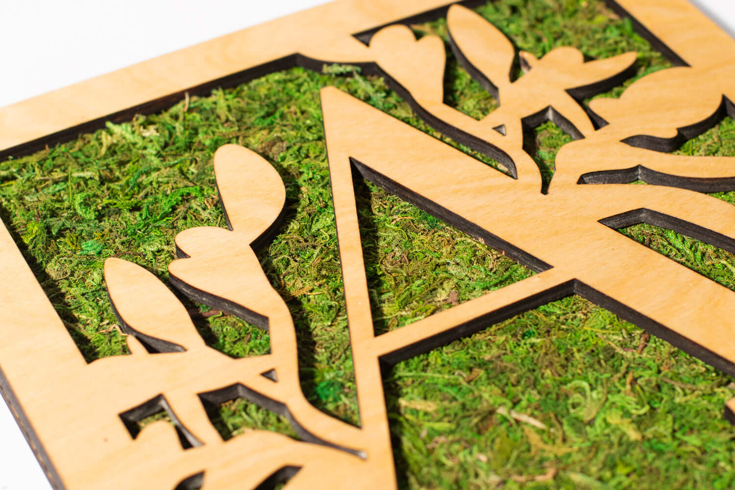 Monogrammed Moss Frame - Wooden Botanical Wall Art Letter "Q"