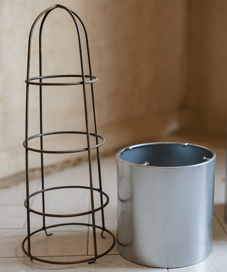 Metal Obelisk Trellis Planter