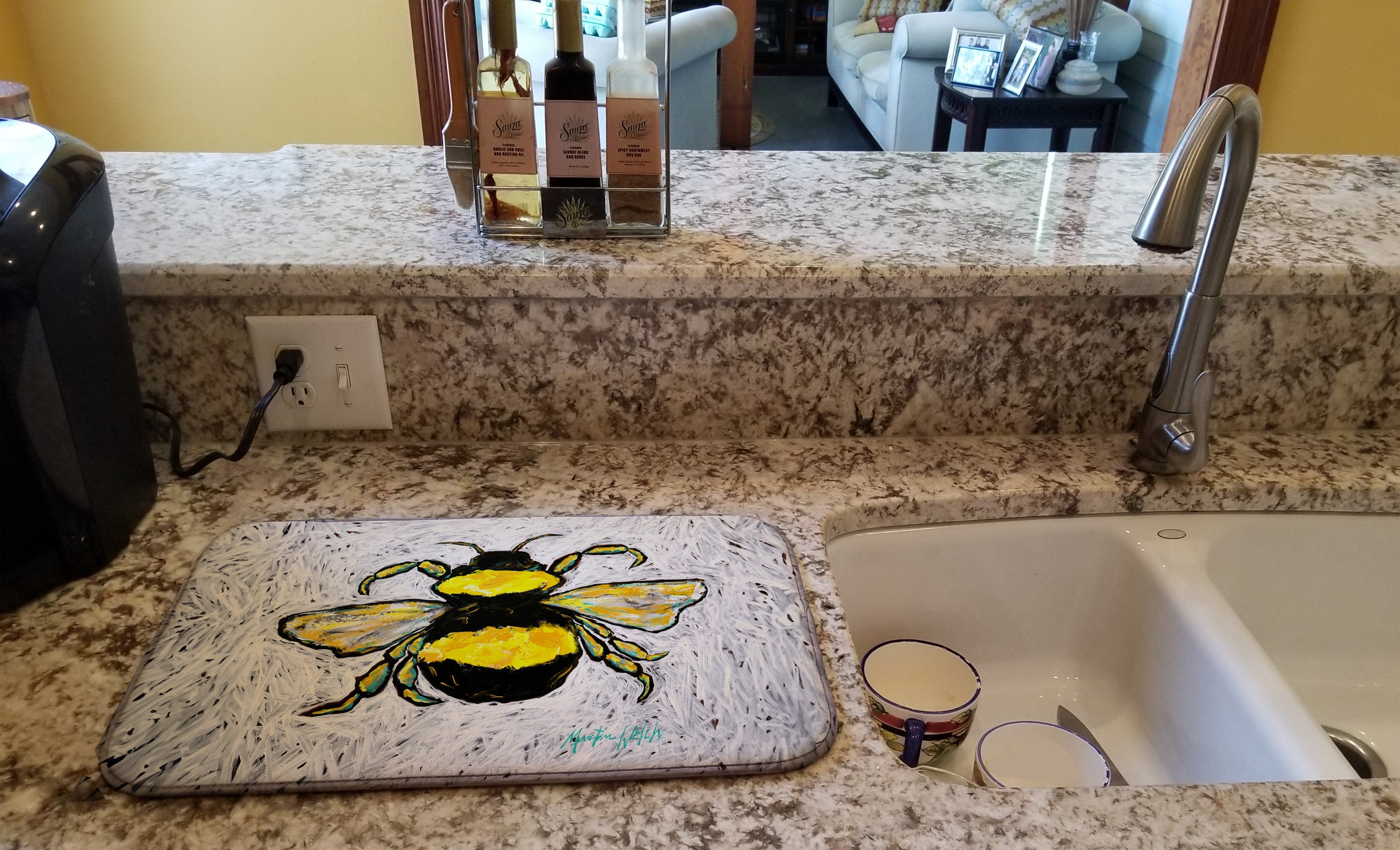 Buzzbee Bumblebee Dish Drying Mat – Absorbent, Artistic Kitchen Essentials