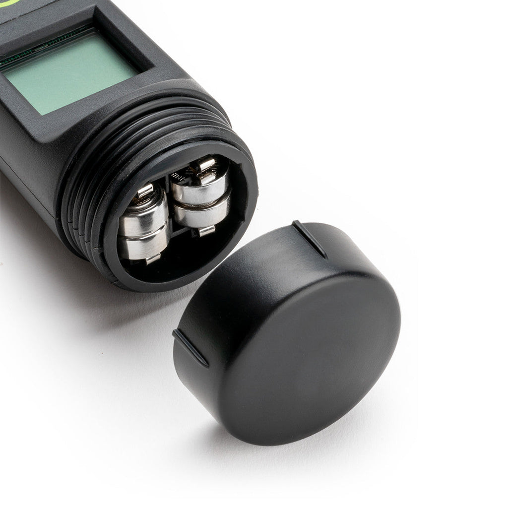 Milwaukee MW804 MAX Waterproof 4-in-1 pH/EC/TDS/Temp Tester with Replaceable Probe