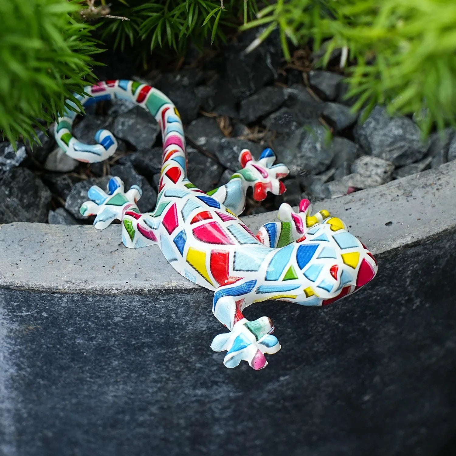2 pcs Resin Gecko Wall Decor, Garden Yard Decoration,Water Transfer Colorful Lizard Garden Art For Outdoor And Indoor Decoration