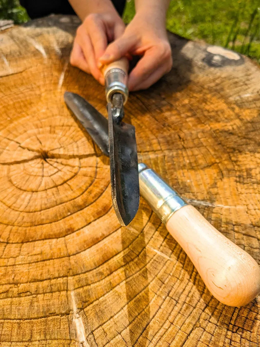 Sharp Shooter Trowel
