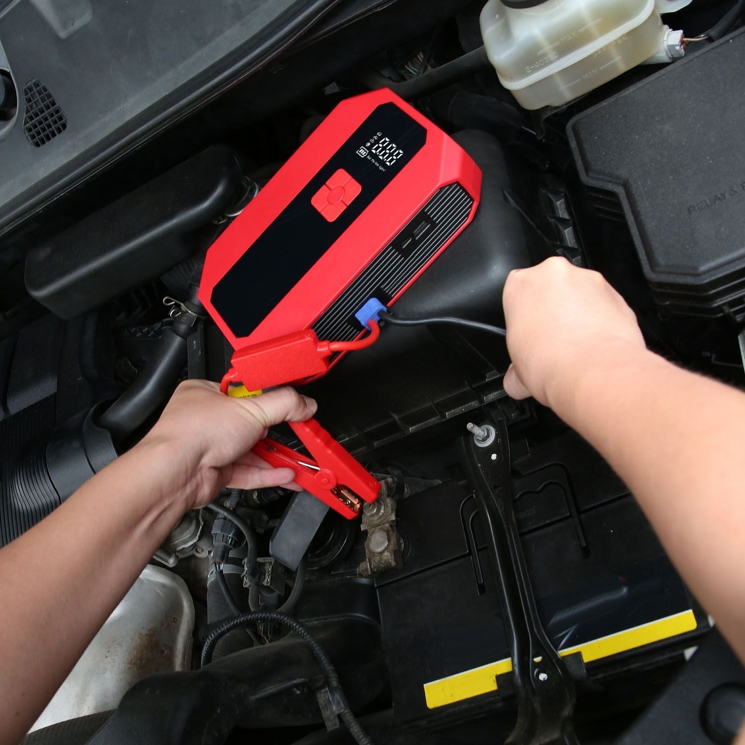 Portable Car Jump Starter Air Compressor 1500A 400PSI Car Battery Charger Jump Starter Power Bank LED Flashlight Digital Tire Inflator for 4.0L Gasoline Or 2.0L Diesel Engine