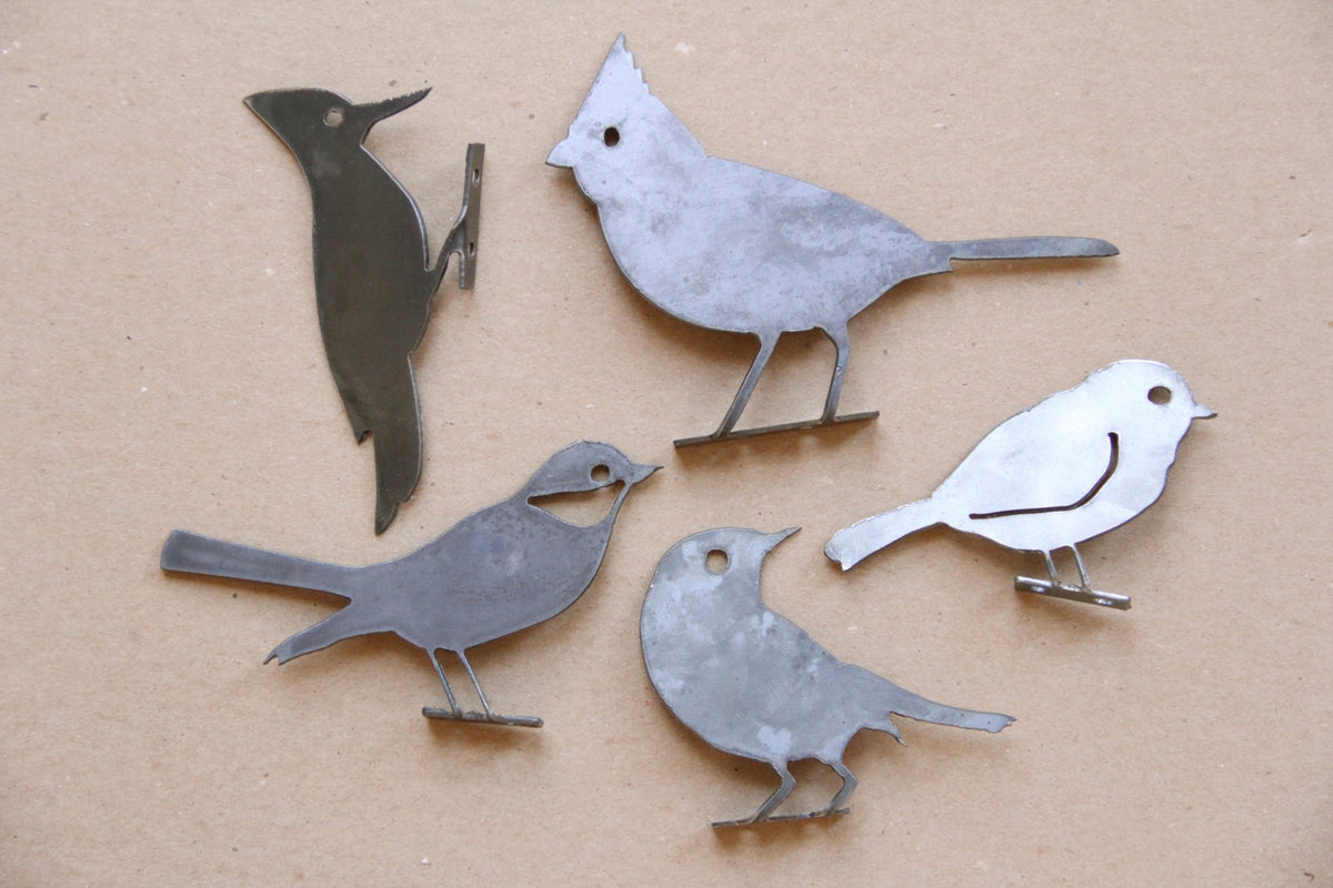 Metal Bird Statue - Mockingbird / Robin