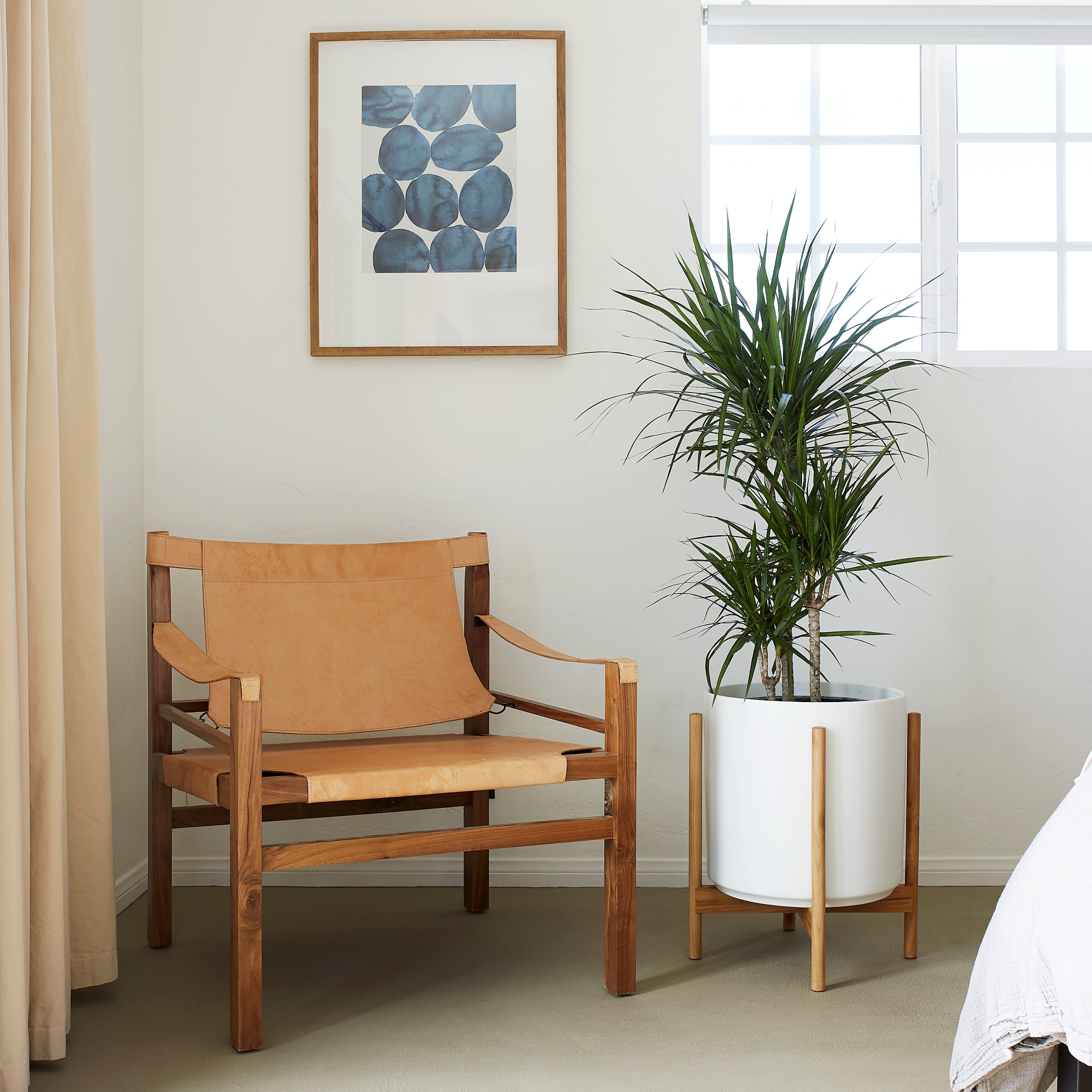 Rounded Hardwood Planter Stand