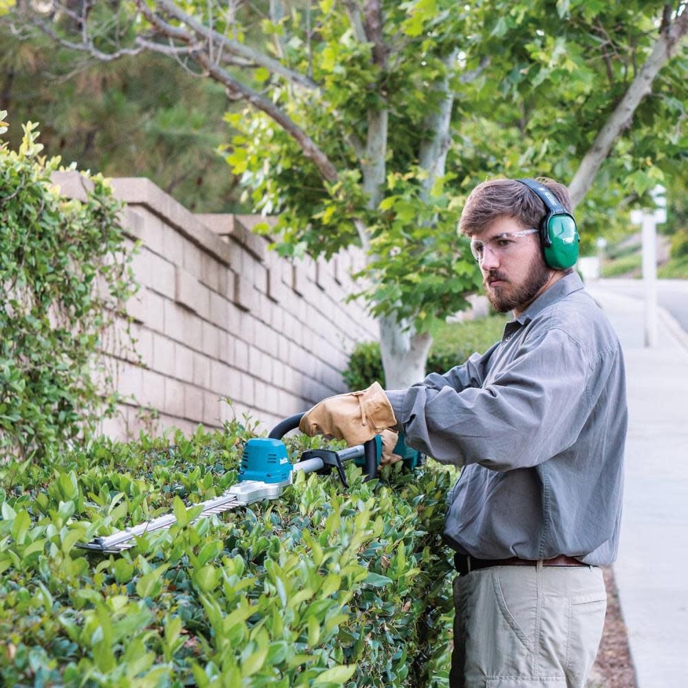 Makita XNU02T 18V LXT® Lithium-Ion Brushless Cordless 24" Pole Hedge Trimmer Kit (5.0Ah)