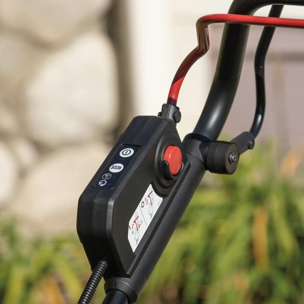 Makita GML01PL 40V max XGT® Brushless 21" Self-Propelled Commercial Lawn Mower Kit (8.0Ah)