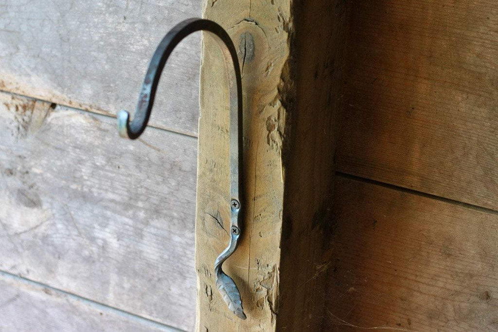 Indoor/Outdoor Plant Hanger - Leaf Design