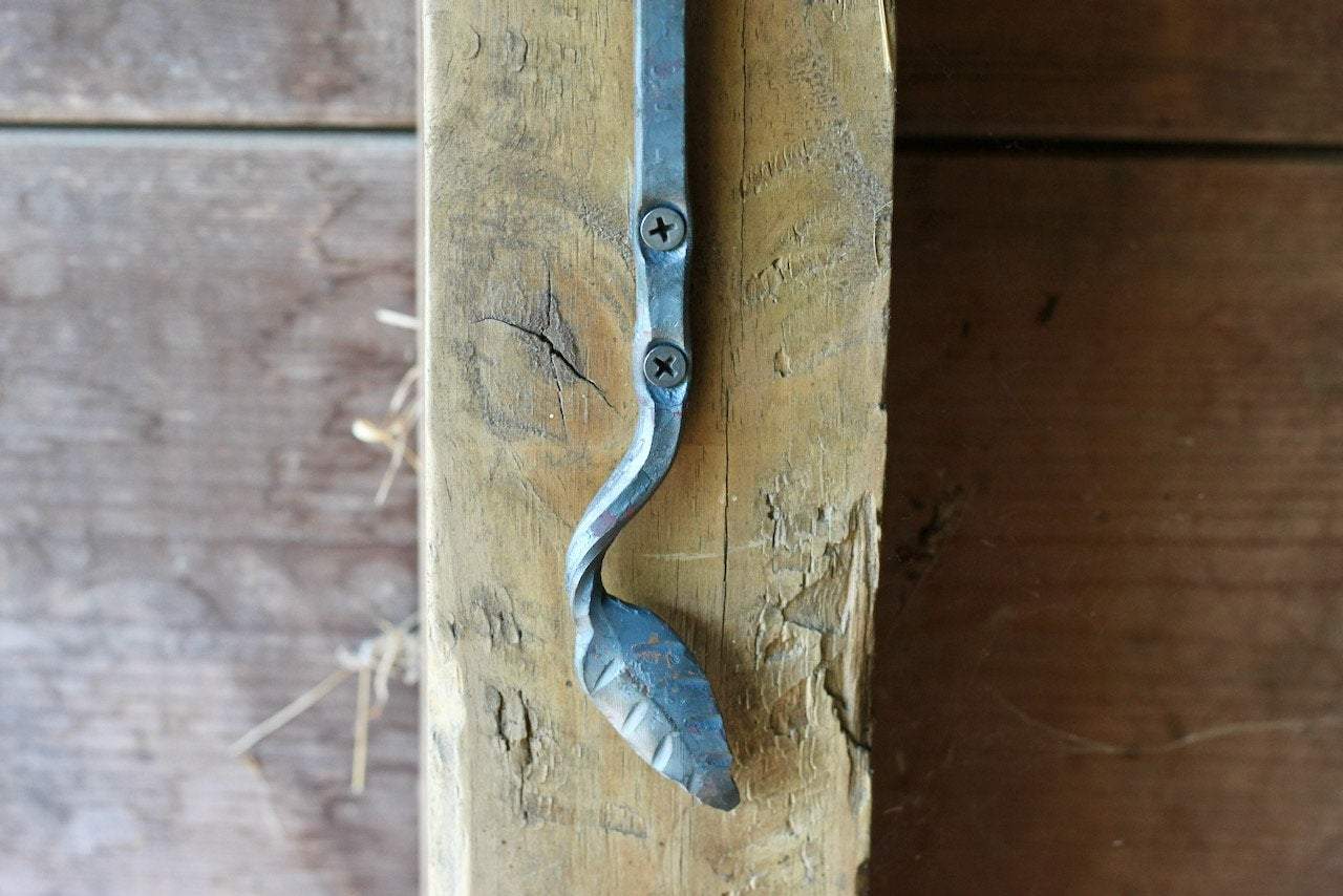 Indoor/Outdoor Plant Hanger - Leaf Design
