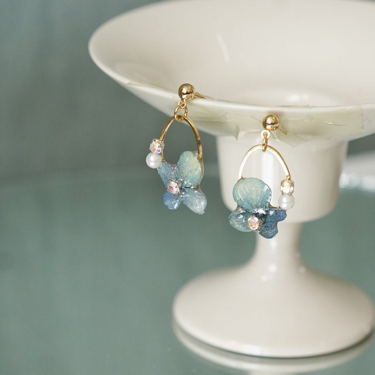"Raindrop Waltz" Hydrangea Earrings