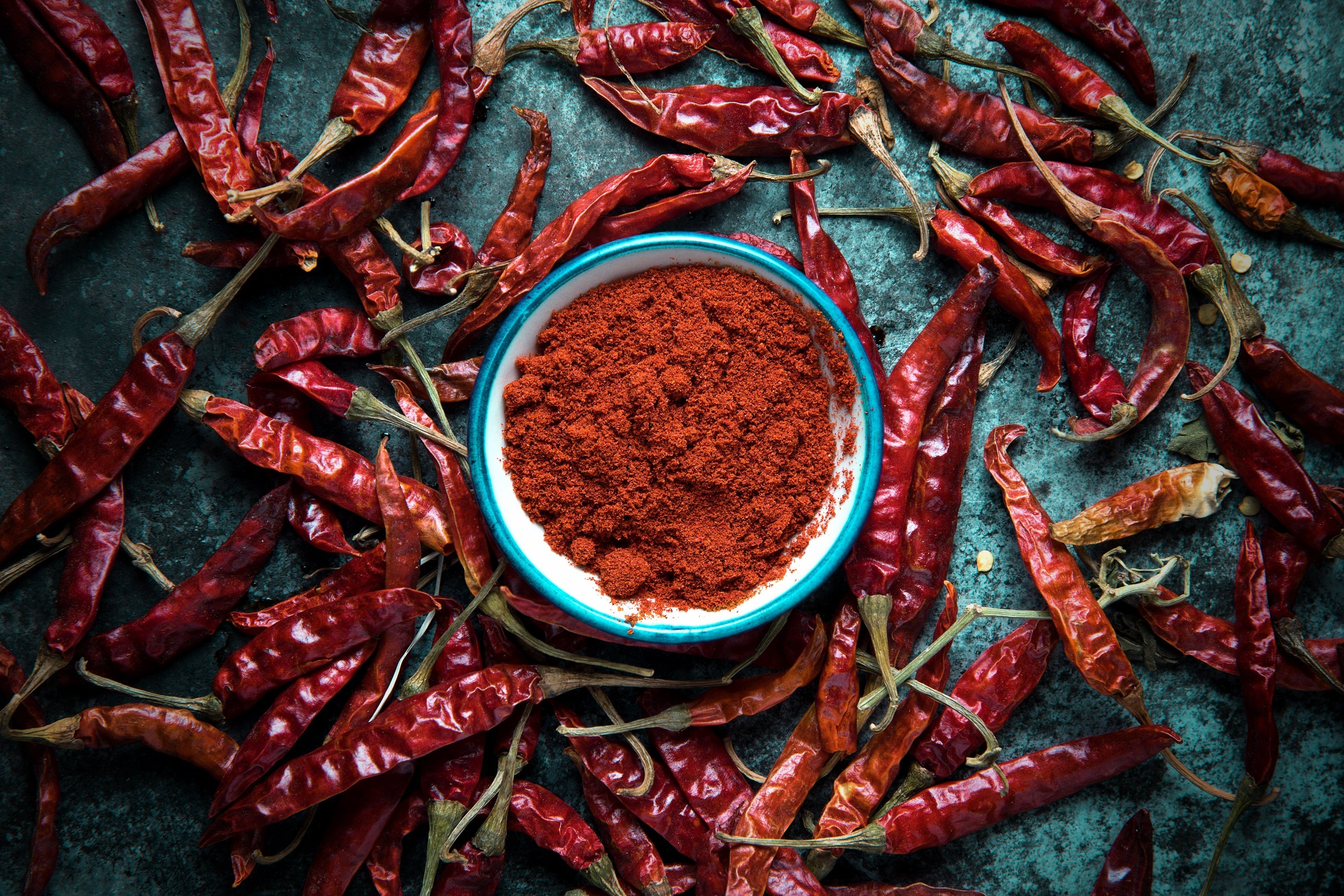 300 LONG Red CAYENNE PEPPER Hot Capsicum Annuum Vegetable Seeds